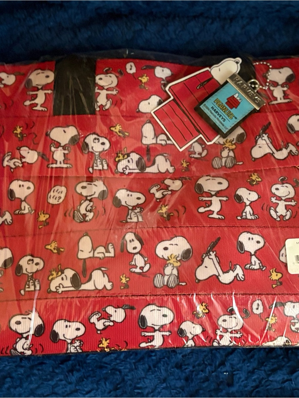 Harvey’s Seatbelt tote Peanuts Red Snoopy & Woodstock